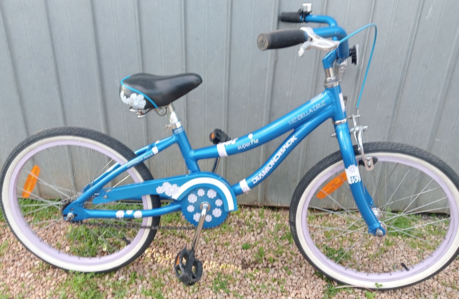 GIRLS 20 INCH BIKE IN GREAT CONDITION Kid's Bicycles in