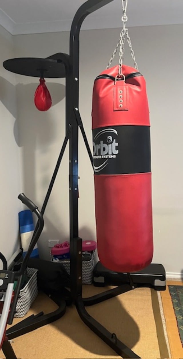 Heavy Boxing Bag on Stand with Adjustable Speedbag plus bonus