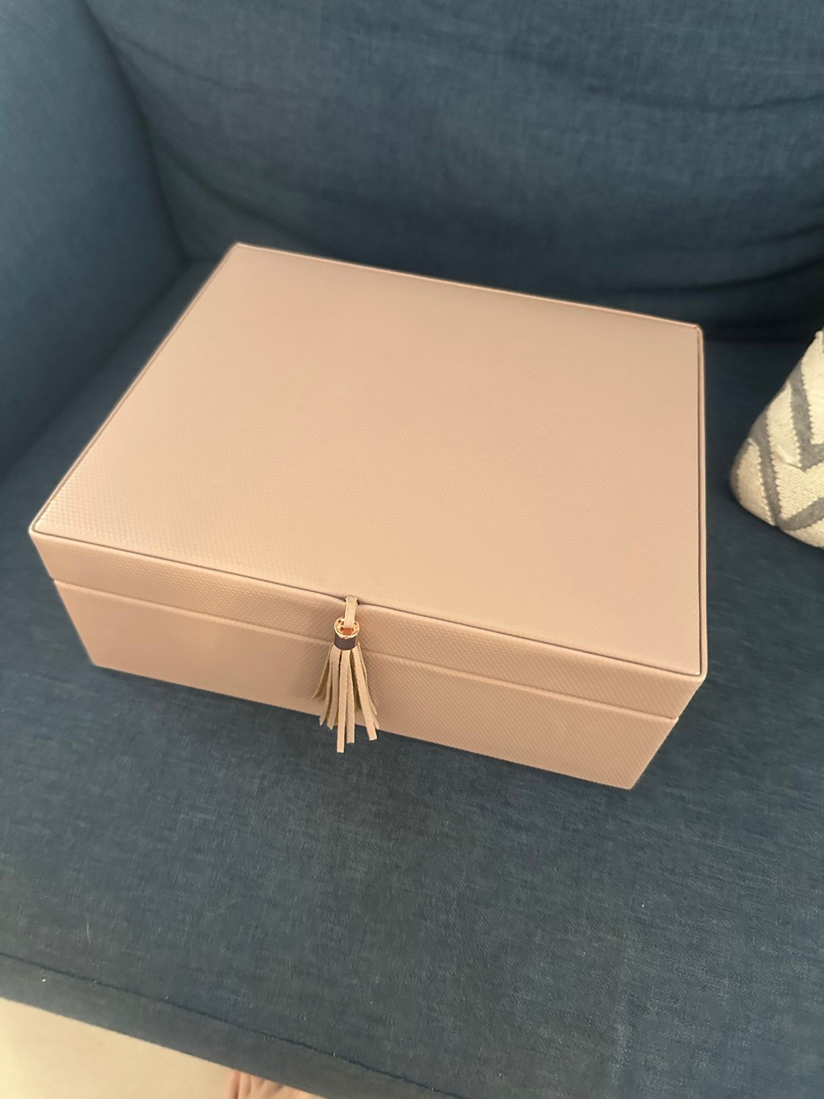 Beige pink large jewellery box Other Jewellery in Springfield Lakes