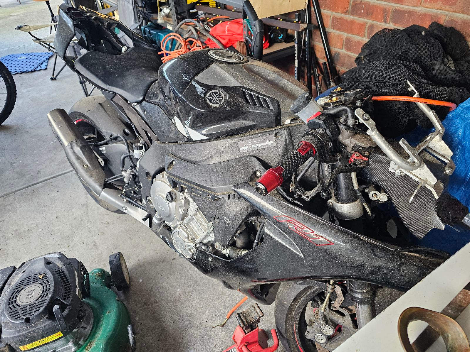 Yamaha Yzfr1 Wrecked R1 For Sale Yzf R1 2015 Wrecking Engine Is - Main Image