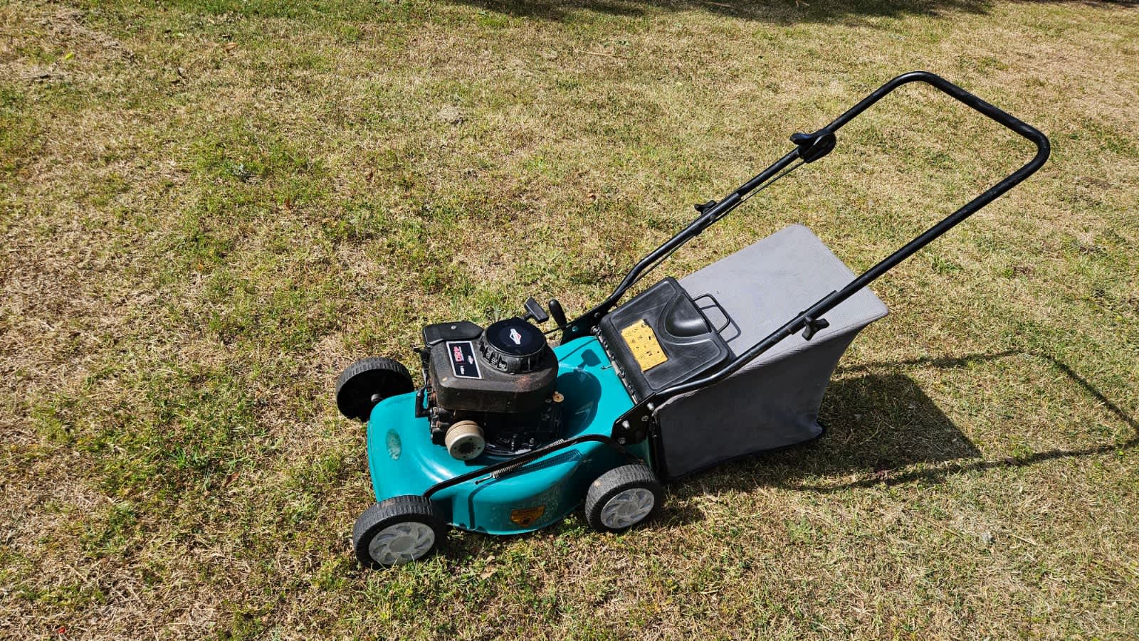 Victa Sprinter 16 inch cut lawn mower with catcher pick-up Lawn