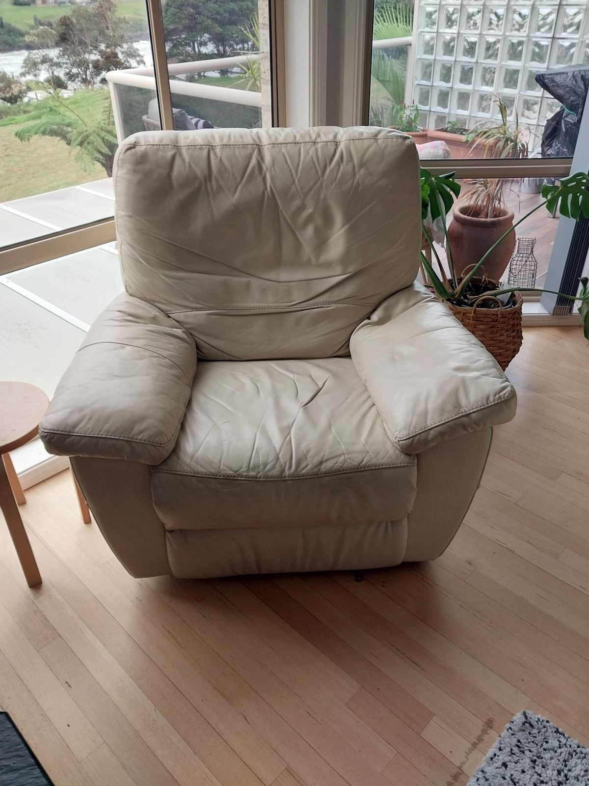 Leather Lounge Gumtree Leather Chair Single Leather Lounge
