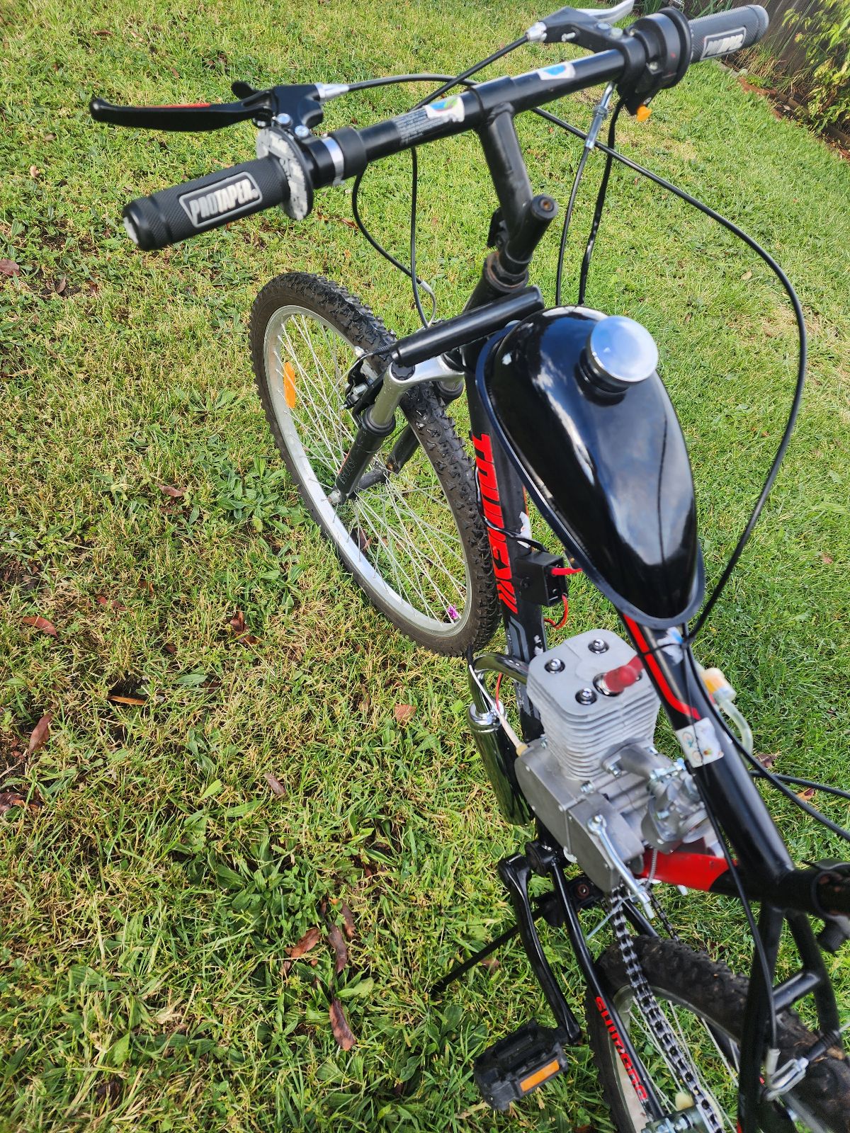 Brand new 100cc Motorised Bike with extras Men's Bicycles in