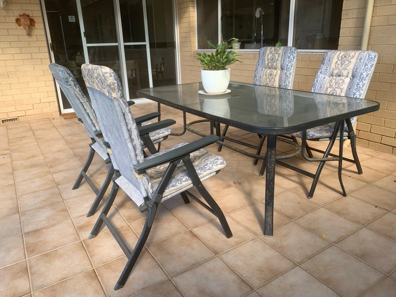 Sale Gumtree Gumtree Garden Table And Chairs Table And Chairs For