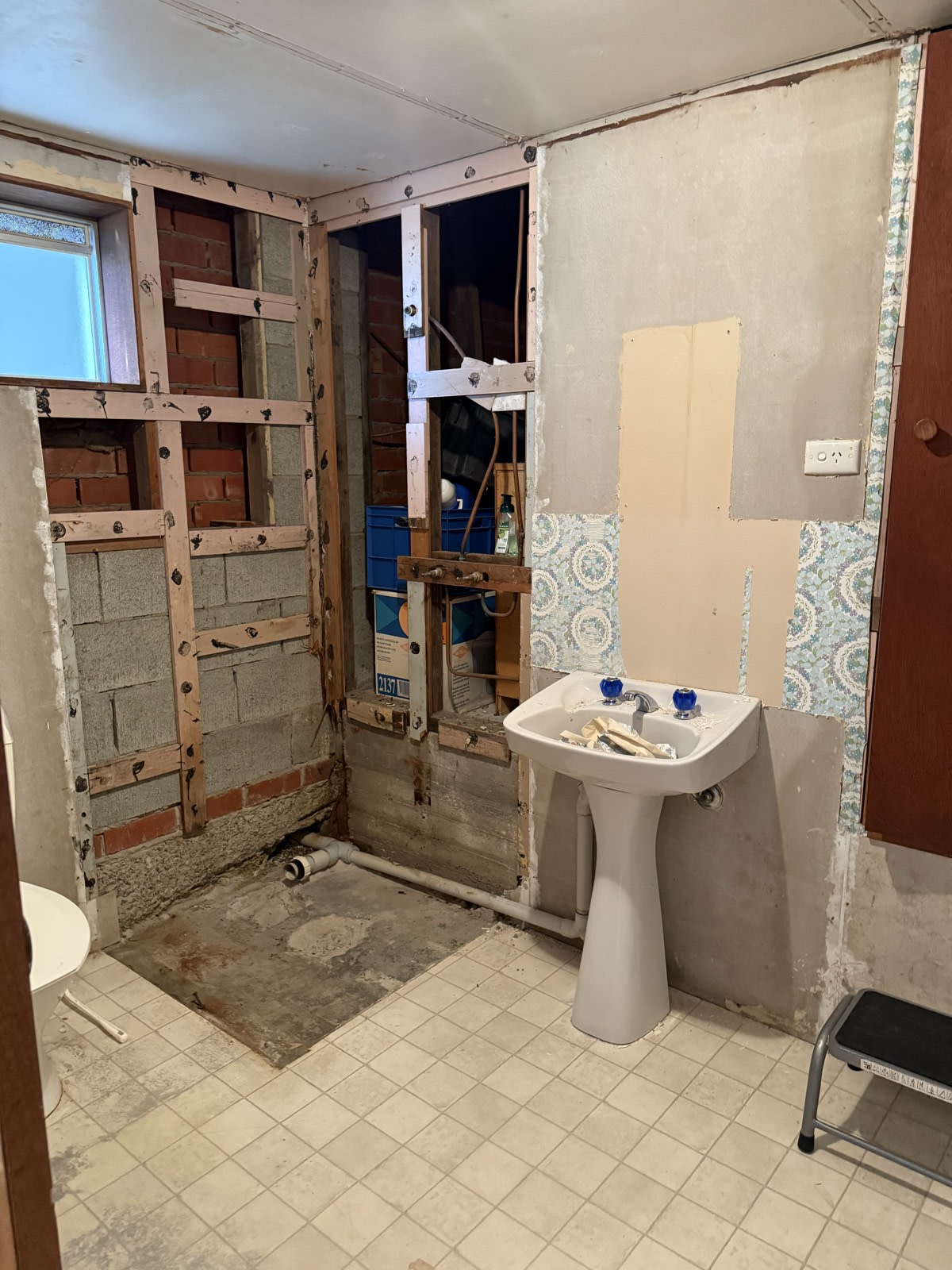 Basin bathroom - Building Materials in Sandy Bay TAS | Gumtree Australia