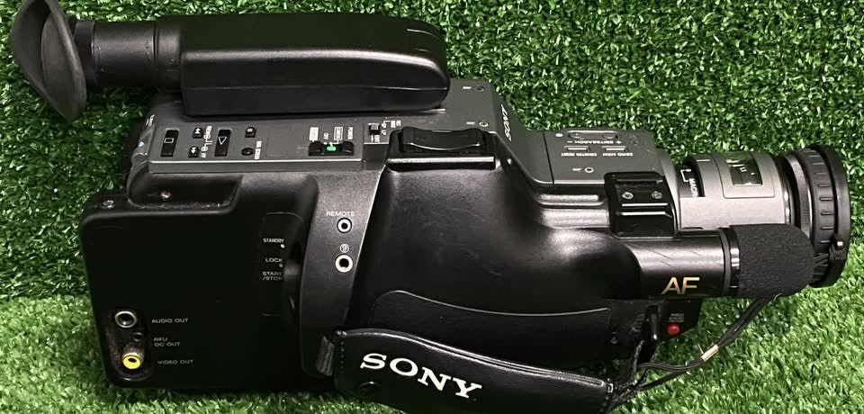 Sony Handycam Video Camera Recorder Video CCD-AU220