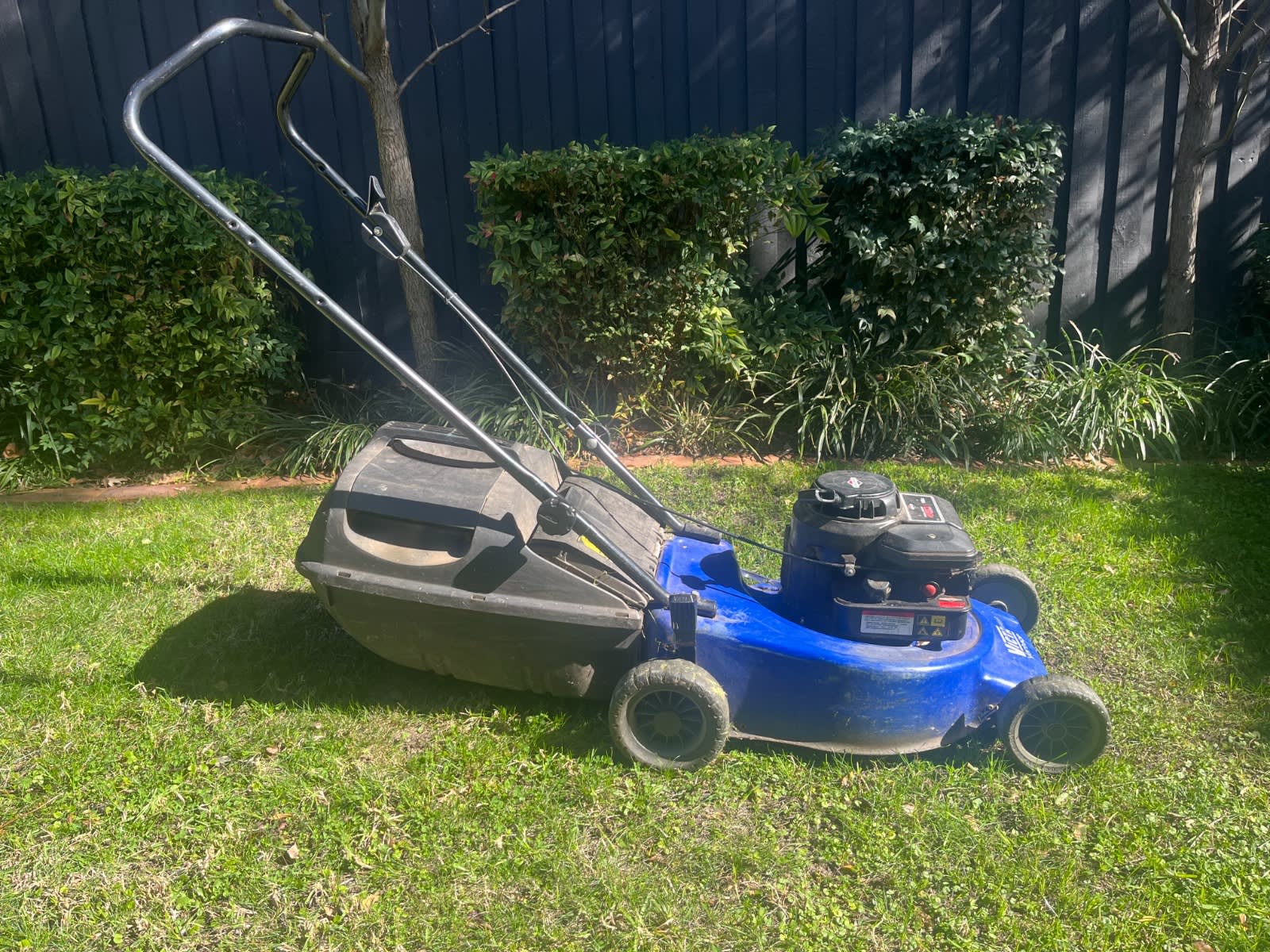 Stratton Lawnmower Victa Lawn Mower 450 Series 148cc 450 Sellers