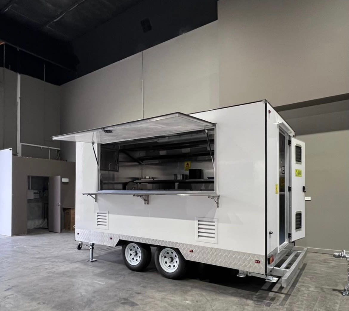 4M New Food Trailer Food Van Food Truck Catering Van for SALE