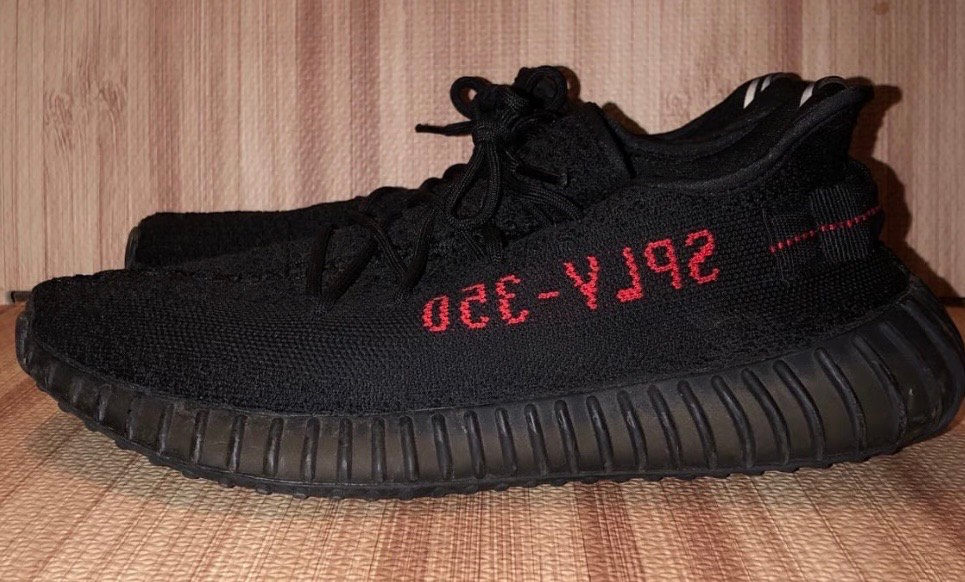 Authentic and barley used Adidas Yeezy Boost 350 V2 Low Bred Size