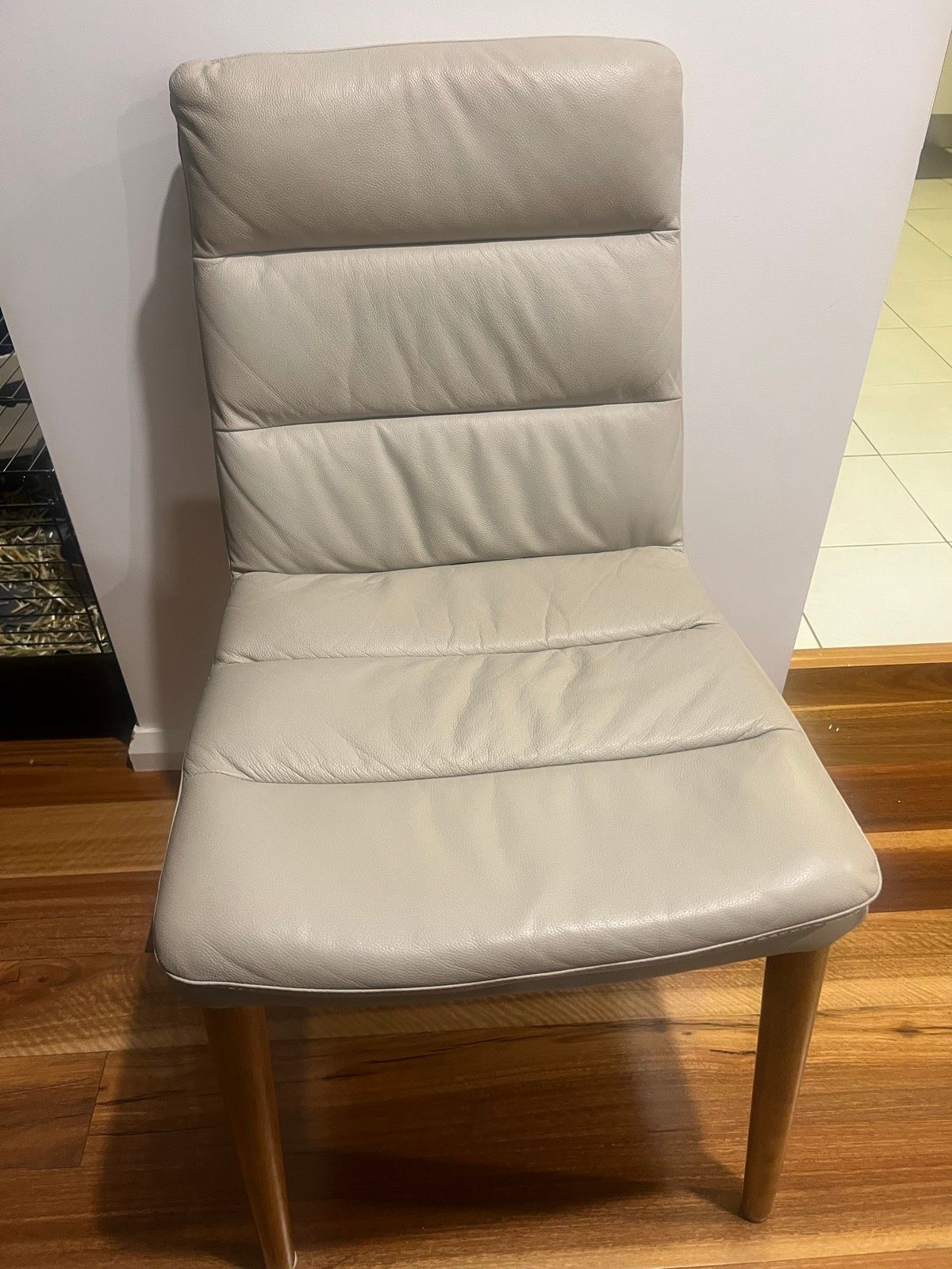 Nick Scali Ronny Leather Dining Chairs x6 – Beige Leather – $100