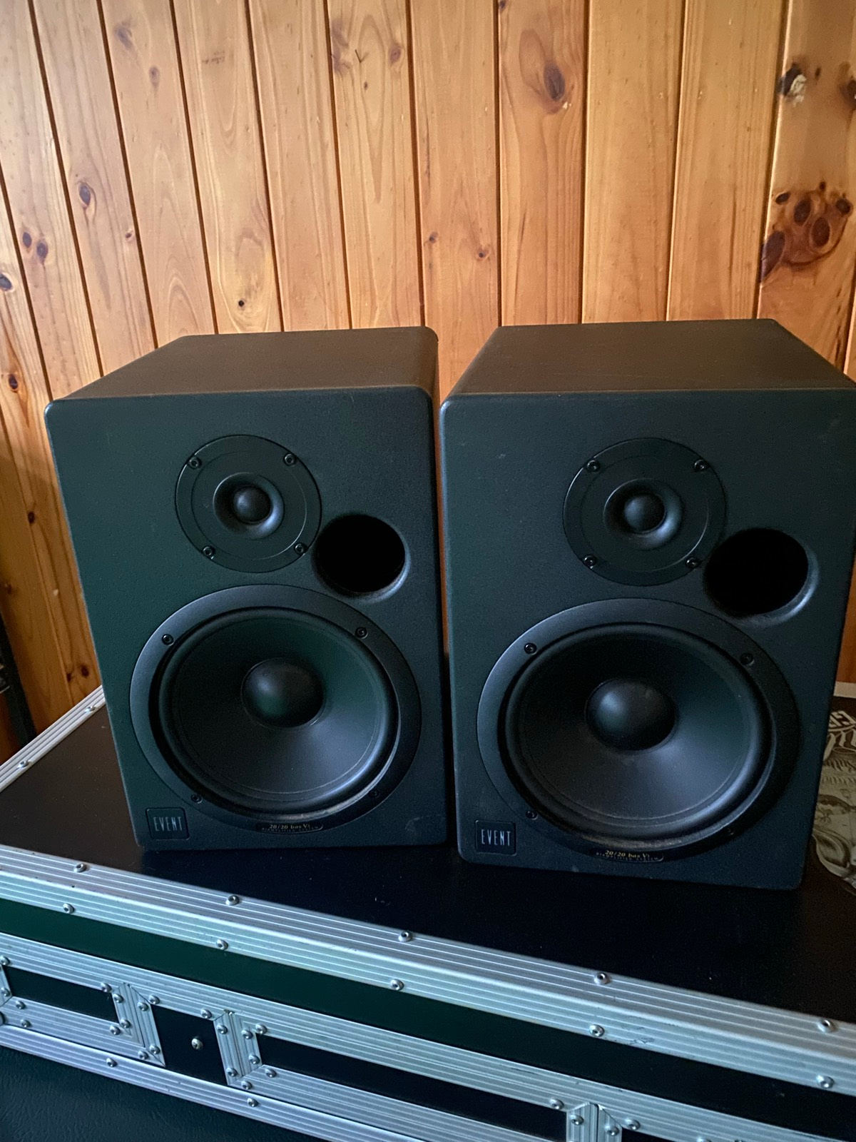 Channel Speaker Gumtree Dali Concept Center Speaker Event 20/20