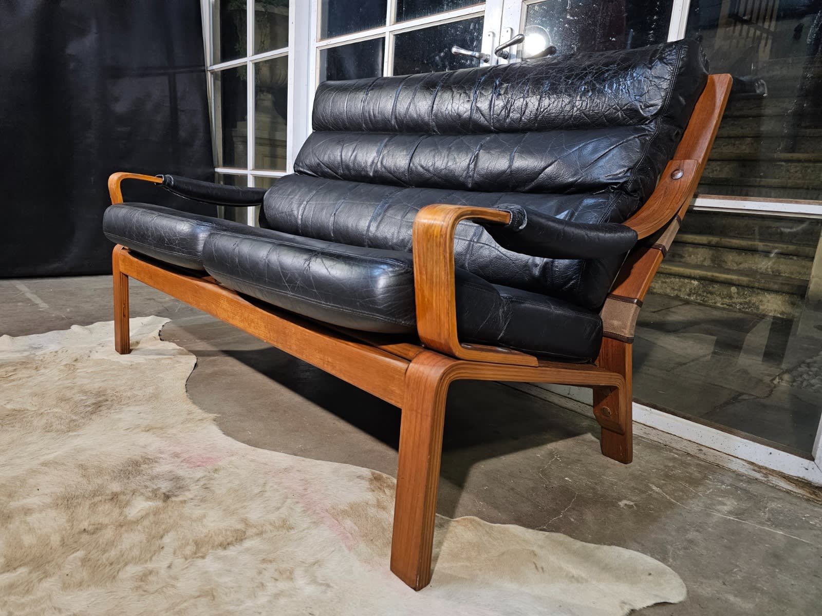 Beautiful Tessa T6 Vintage Mid-Century Leather Sofa Gumtree