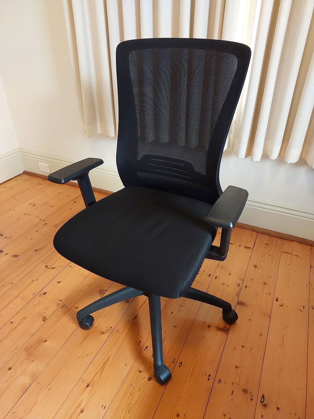 Furniture Scarborough Medium Back Chair Black Mesh Chair Acton