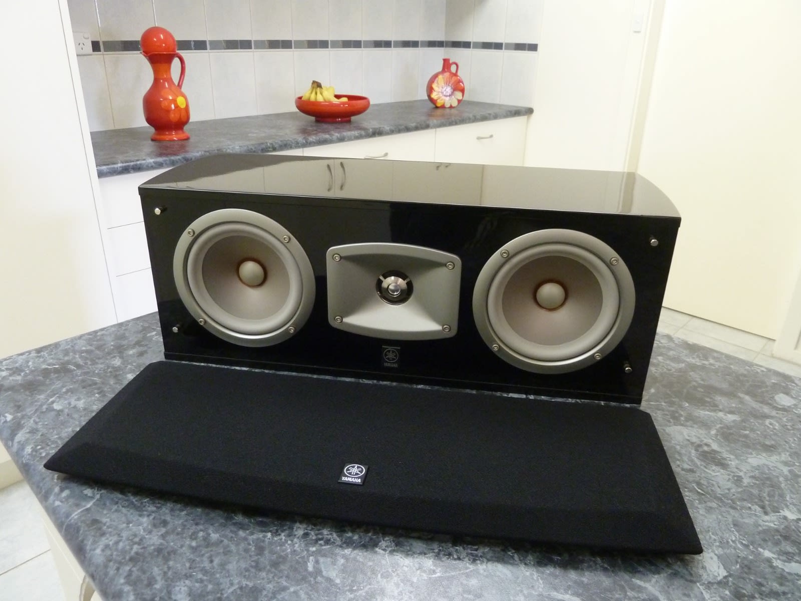 Yamaha NS-C444 Centre Channel Speaker (Piano Black