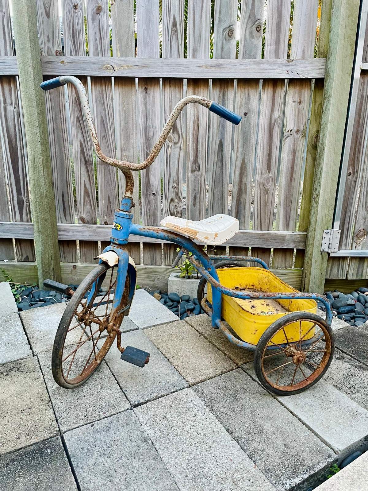 Vintage Cyclops Tricycle Revista Construcción » Revista Construcción