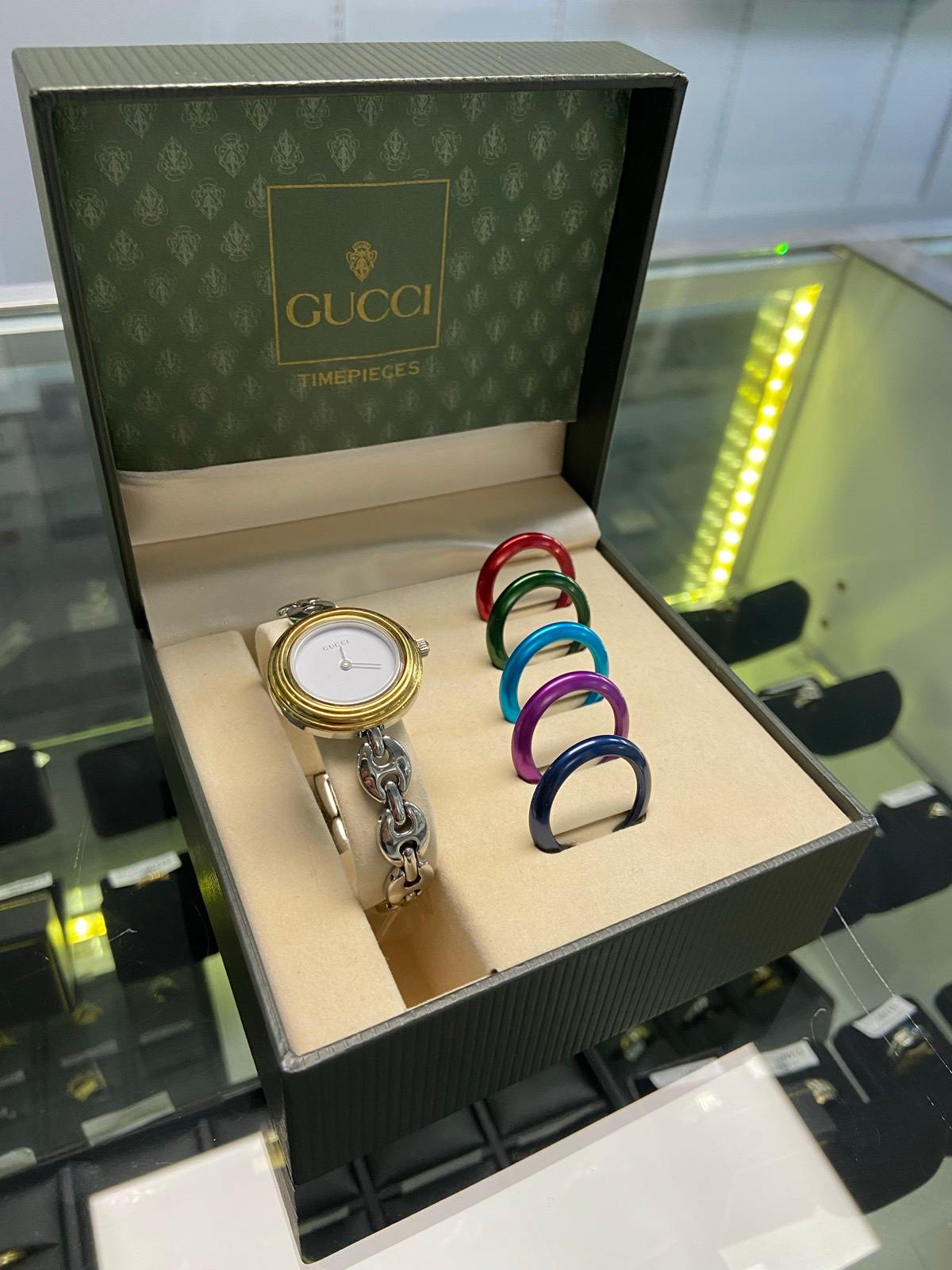 Vintage Gucci Change Bezel Quartz Ladies Watch Watches in