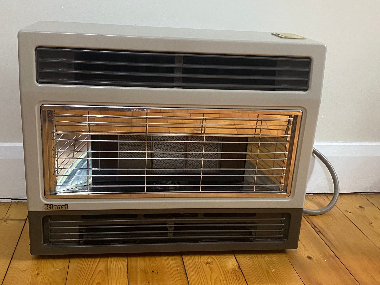 Old Rinnai Ducted Heating Brivis StarPro SP421UN Ducted Heating