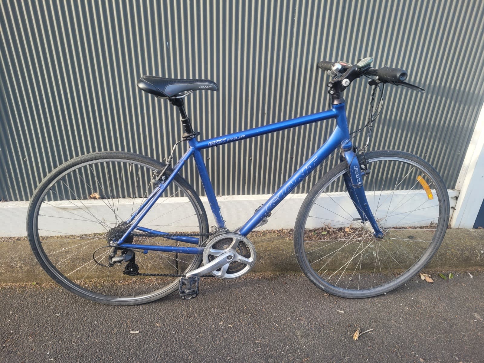 Giant CRX-4 flat bar road bike Men's Bicycles in Kensington