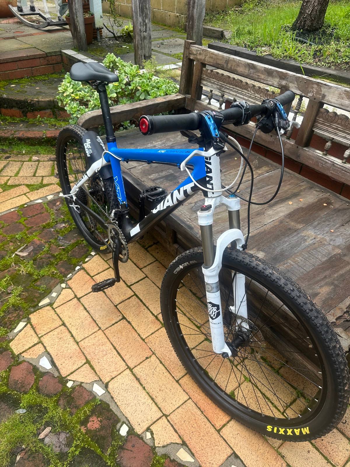 Giant Gumtree 26 Inch Bike Giant Carbon Fibre MTB, 26inch Men'