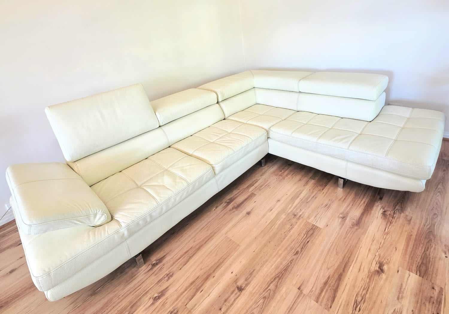 Gumtree Australia Gumtree Nick Scali Premium Nick Scali White