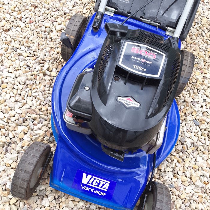 VICTA 4-Stroke Lawn Mower with Catcher Lawn Mowers in Penrith