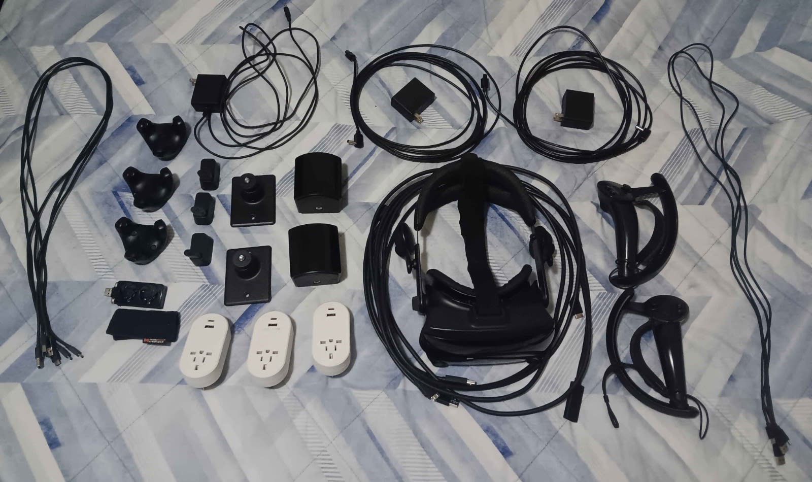 Valve Index VR Headset Full Kit Vive Trackers Gumtree