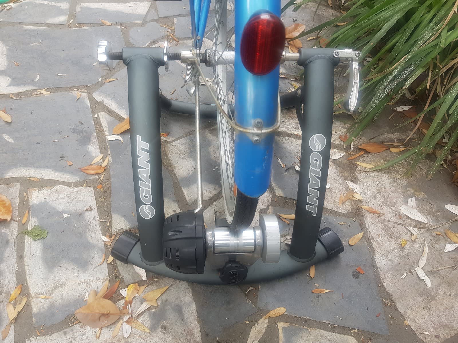 GIANT CYCLOTRON BIKE TRAINER Bicycle Parts and