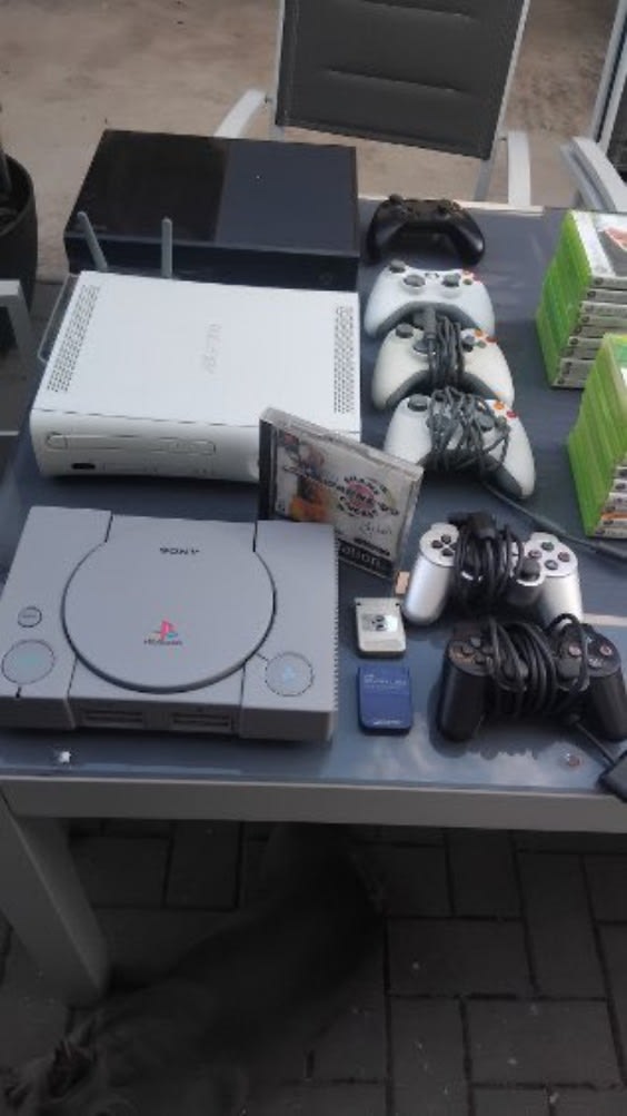 GAMING CONSOLE BUNDLE! Includes: Playstaton 1, Xbox 360