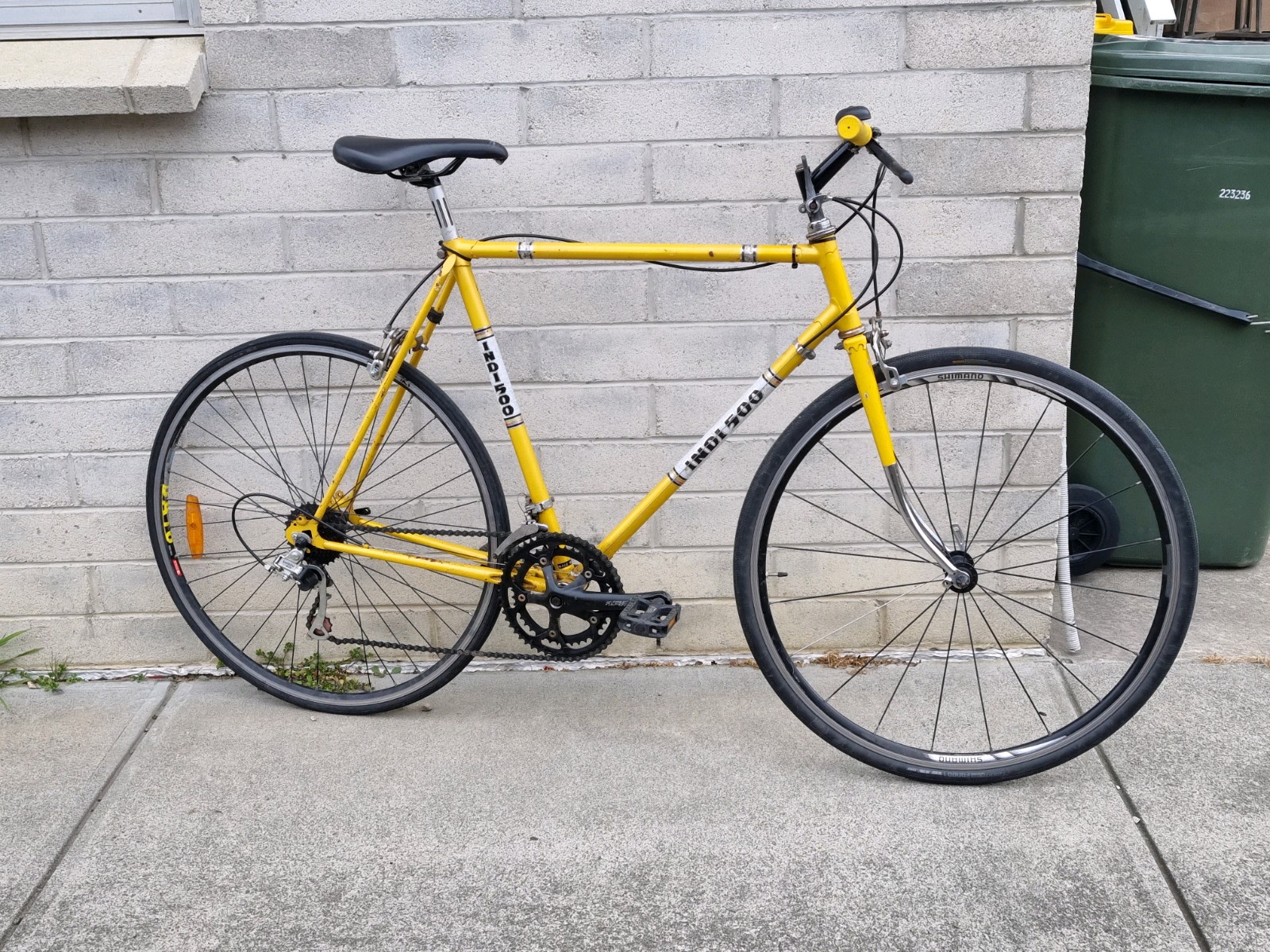 Indi 500 14 speed 700c Flat Bar Road Bike Men's Bicycles in