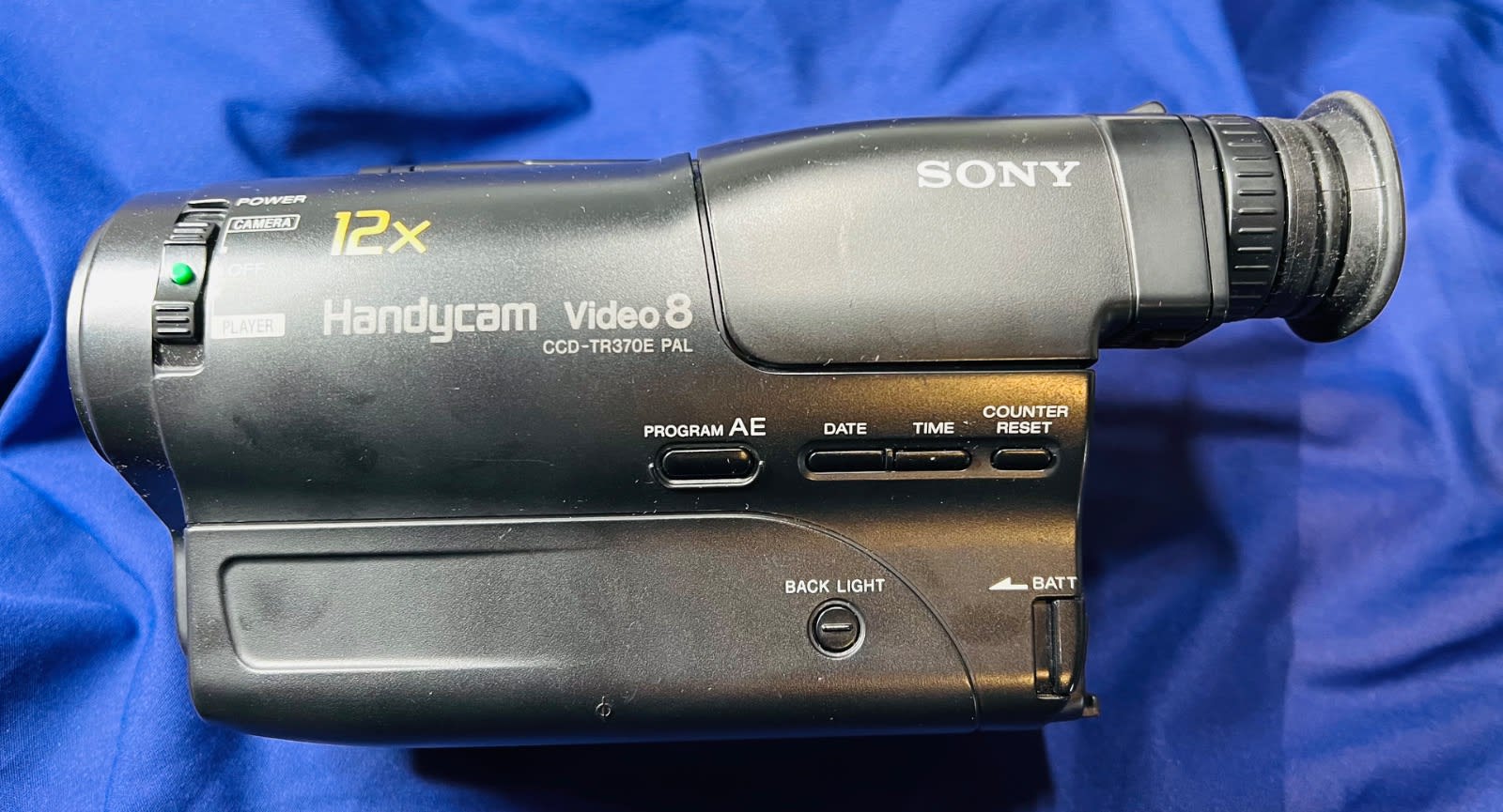 Back Old Digital Camcorder Sony CCD-TR425E Video8 Tape XR Video