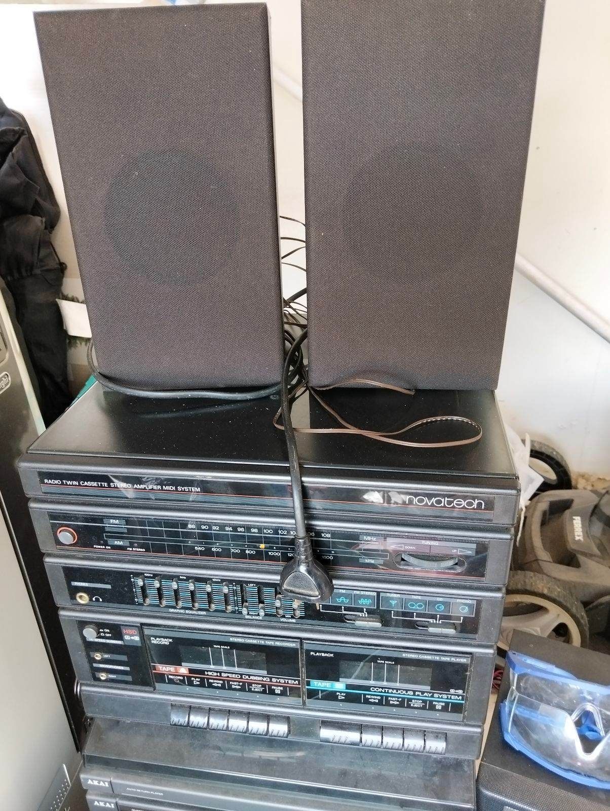 NOVATECH VINTAGE STEREO TAPE RADIO TURNTABLE WITH