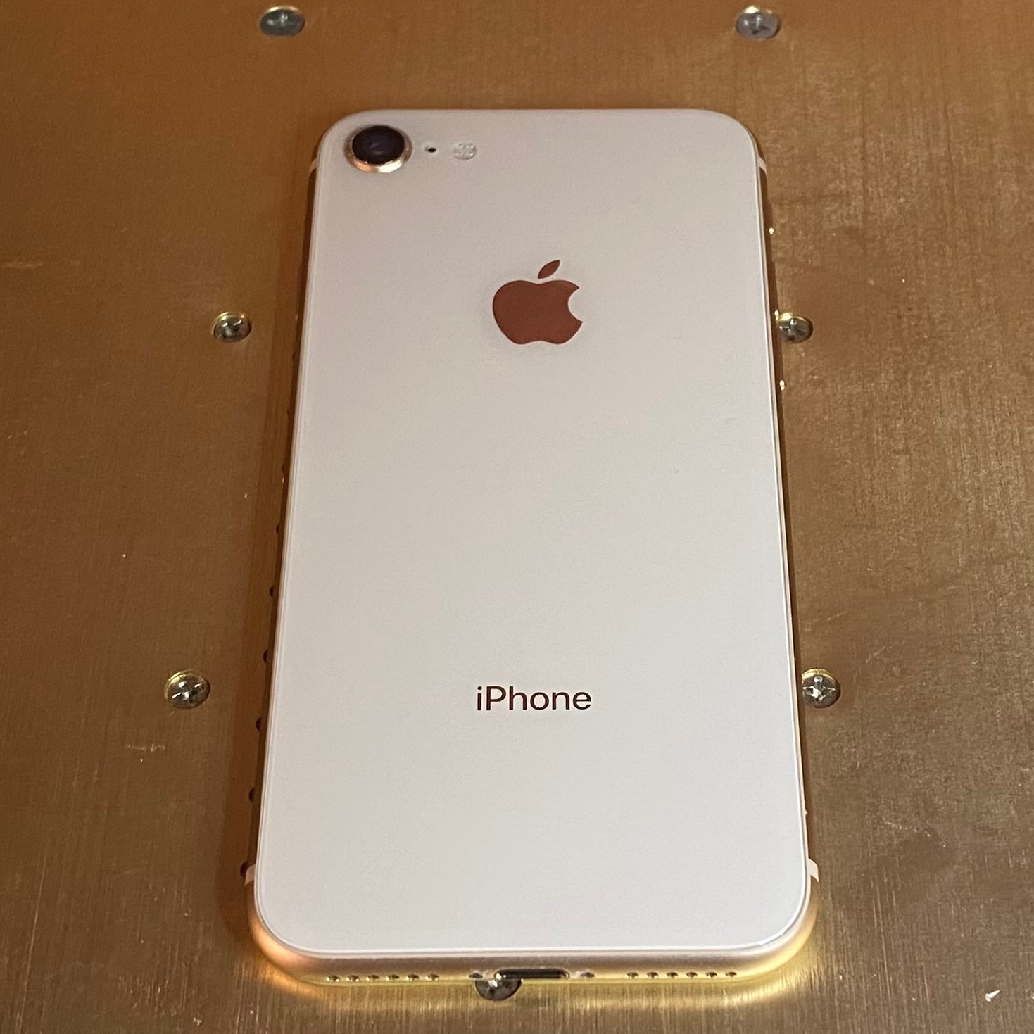 iPhone 8 Gold 64 GB au Apple iPhone 8 ゴールド 64GB au Apple
