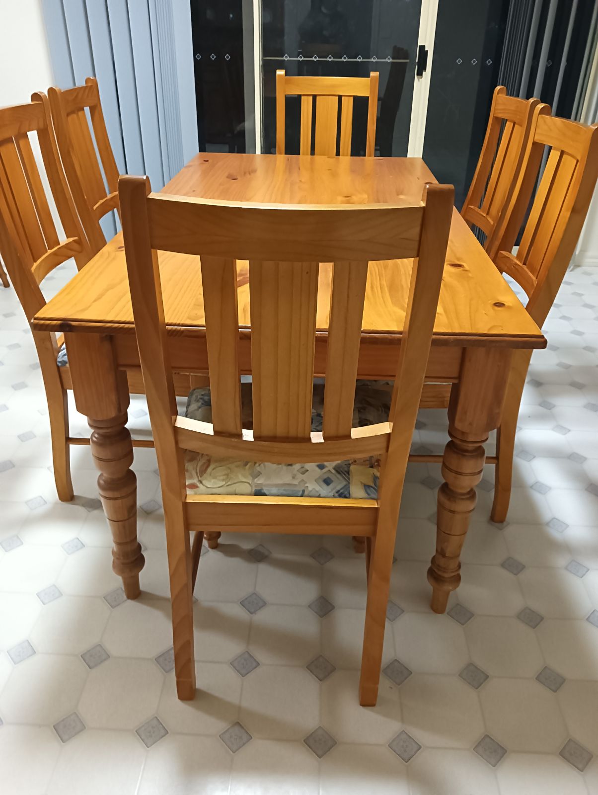Six Chairs Gumtree Dining Sets Solid Wood Dining Table And Chairs
