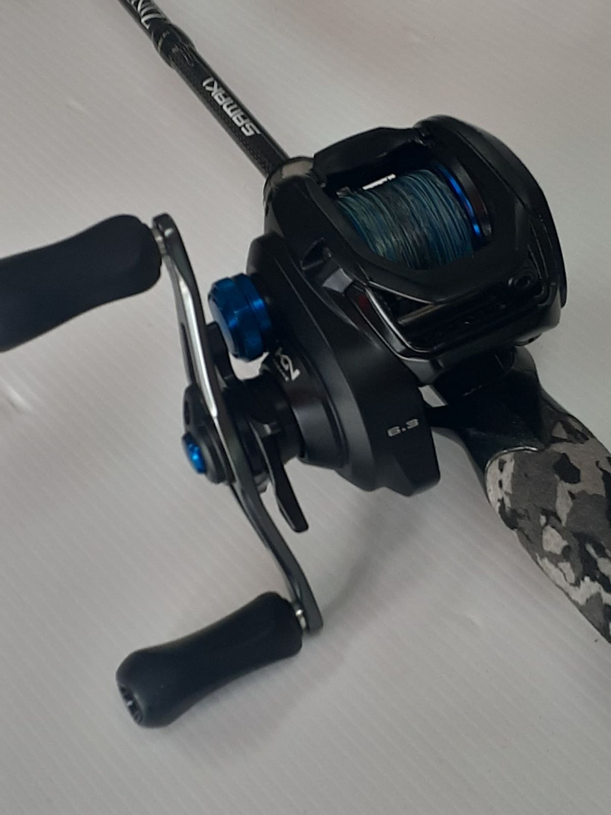 REEL 2x RODS-Shimano SLX 150HG Baitcaster Fishing in