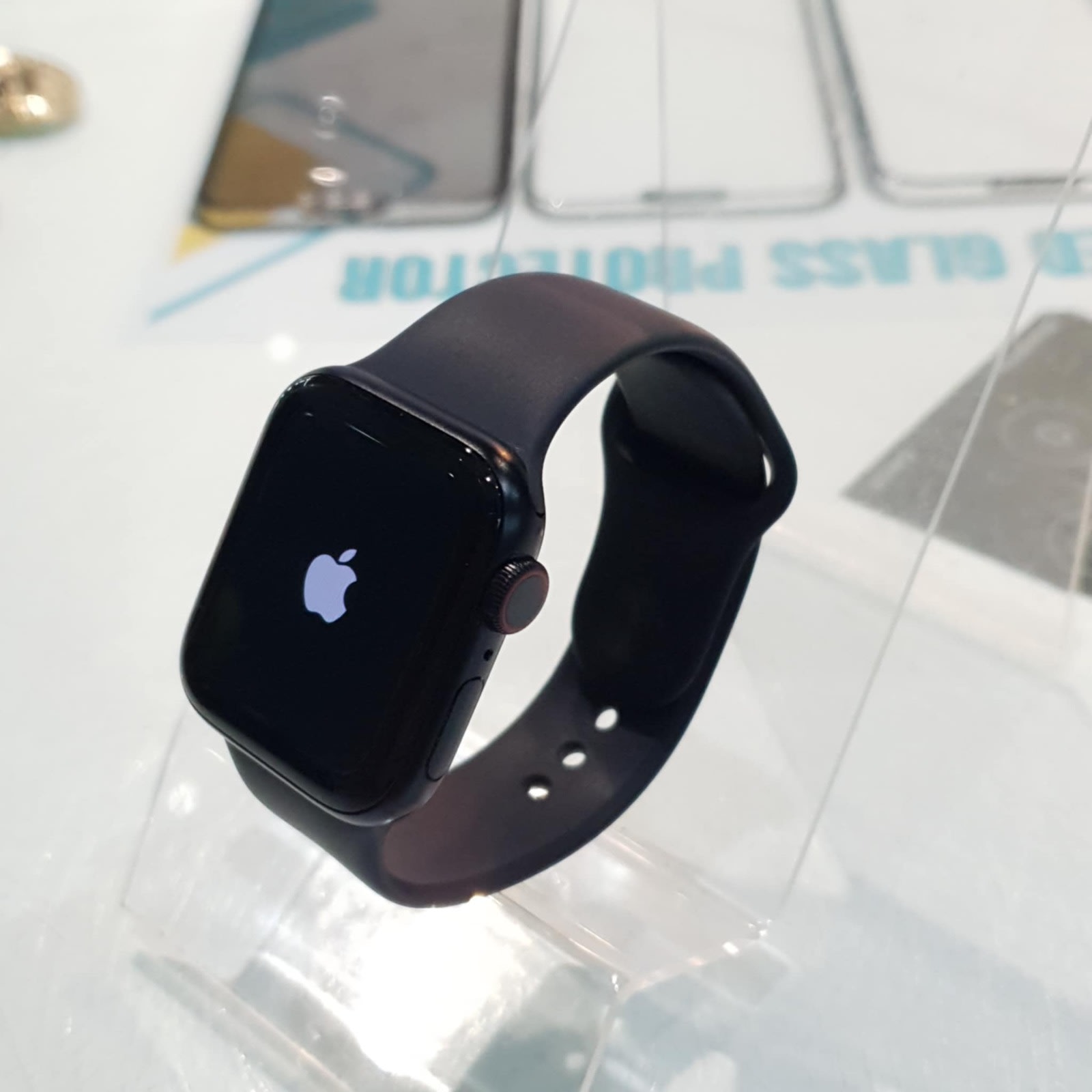 APPLE WATCH SE 2ND CELLULAR 40MM BLACK COMES WITH