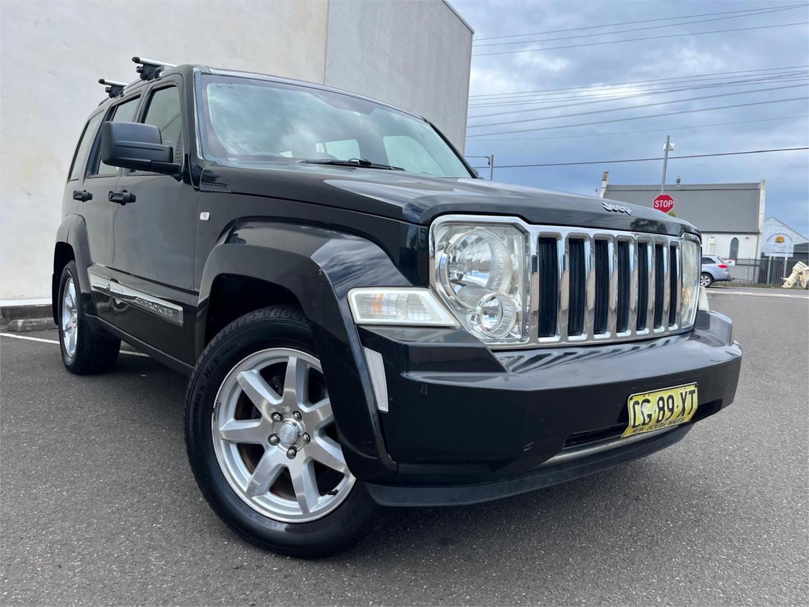 2011 Jeep Cherokee LIMITED (4x4) KK Cars, Vans Utes Gumtree