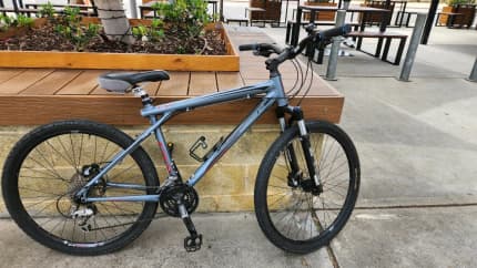 second hand hybrid bicycle