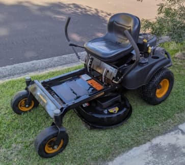 Mcculloch zero best sale turn mower