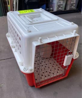 Qantas sales dog crate