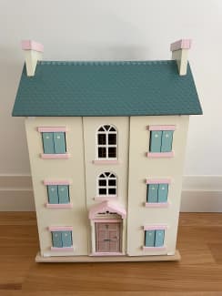 Saint germaine best sale doll house