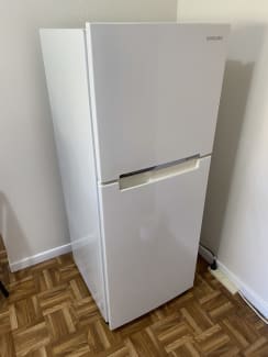 fridge freezers 600mm wide