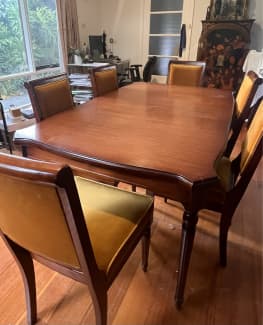 Extendable dining deals table gumtree