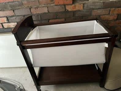 Boori hotsell bassinet gumtree