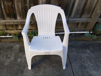 plastic chairs from bunnings