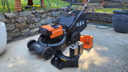 Aeg self store propelled lawn mower