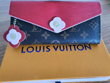 LOUIS VUITTON Epi Monogram Marie-Lou Compact Wallet Menthe