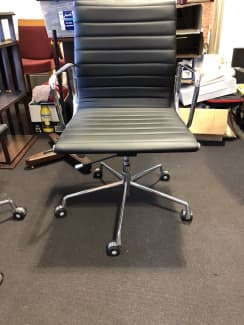 Eames discount chair gumtree