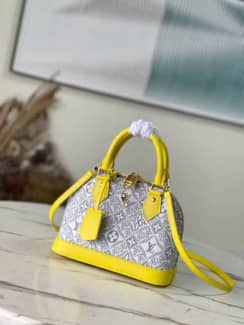 louis vuitton Capucines bag lv mini bag handbag 21cm, Bags, Gumtree  Australia Melbourne City - Melbourne CBD