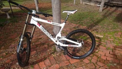 Downhill bike online gumtree