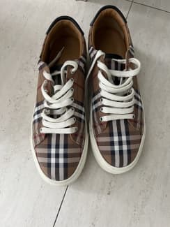 Used burberry clearance shoes